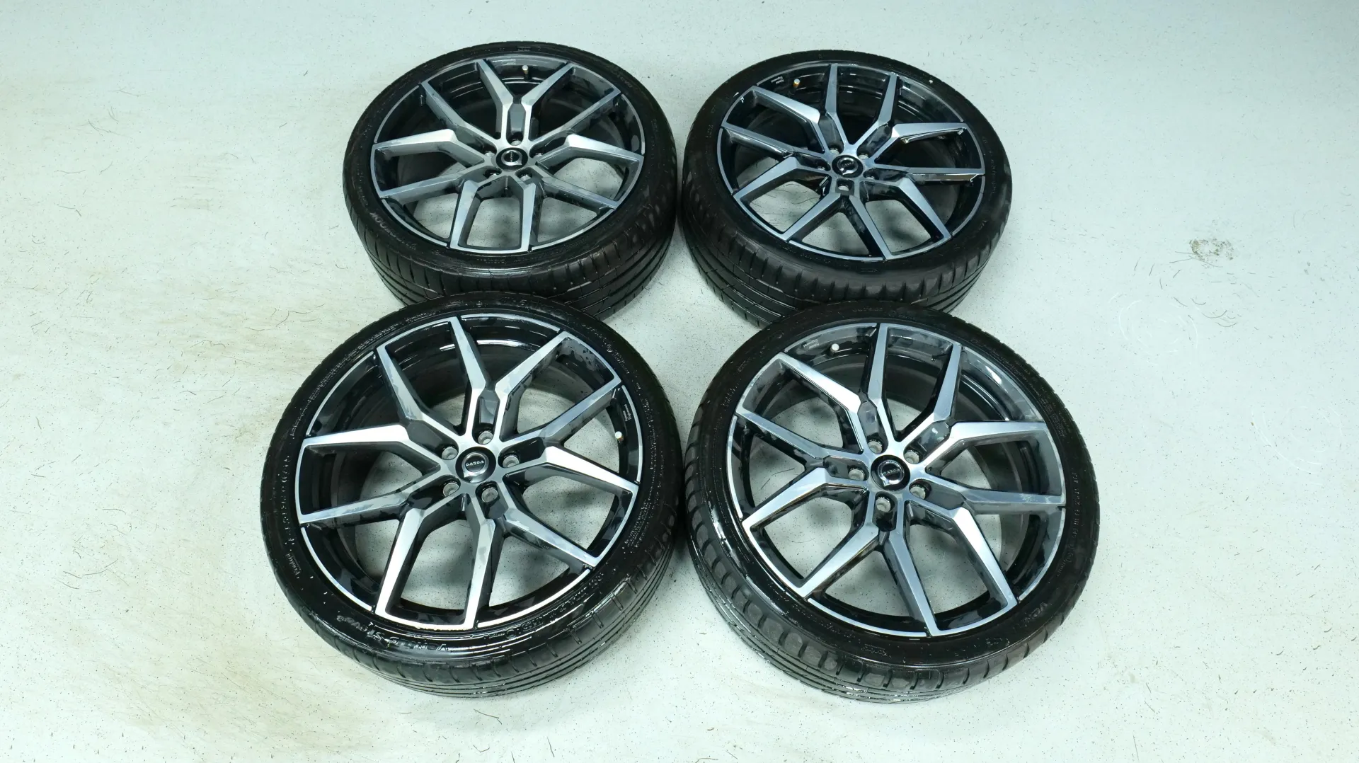 Autokuva 20 - CRF-499