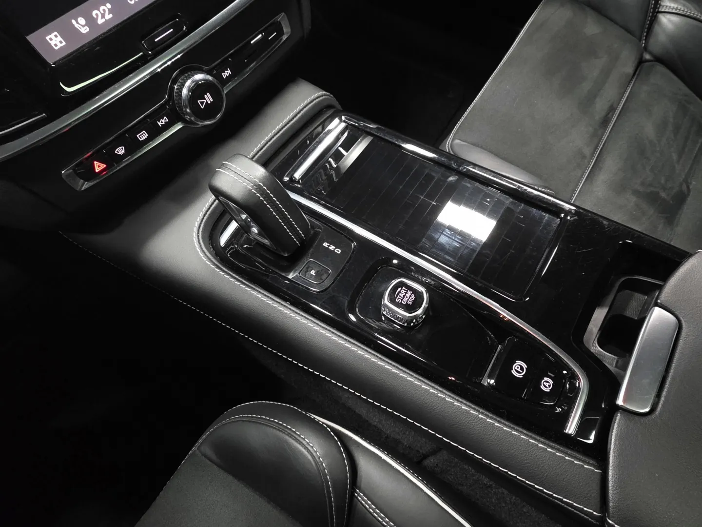 Autokuva 14 - CRF-506