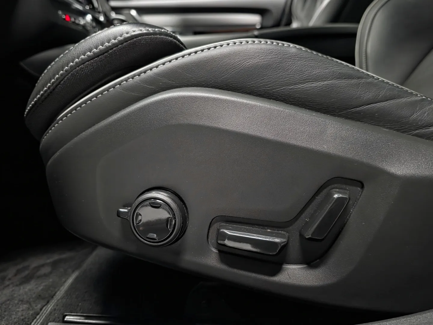 Autokuva 16 - CRF-506