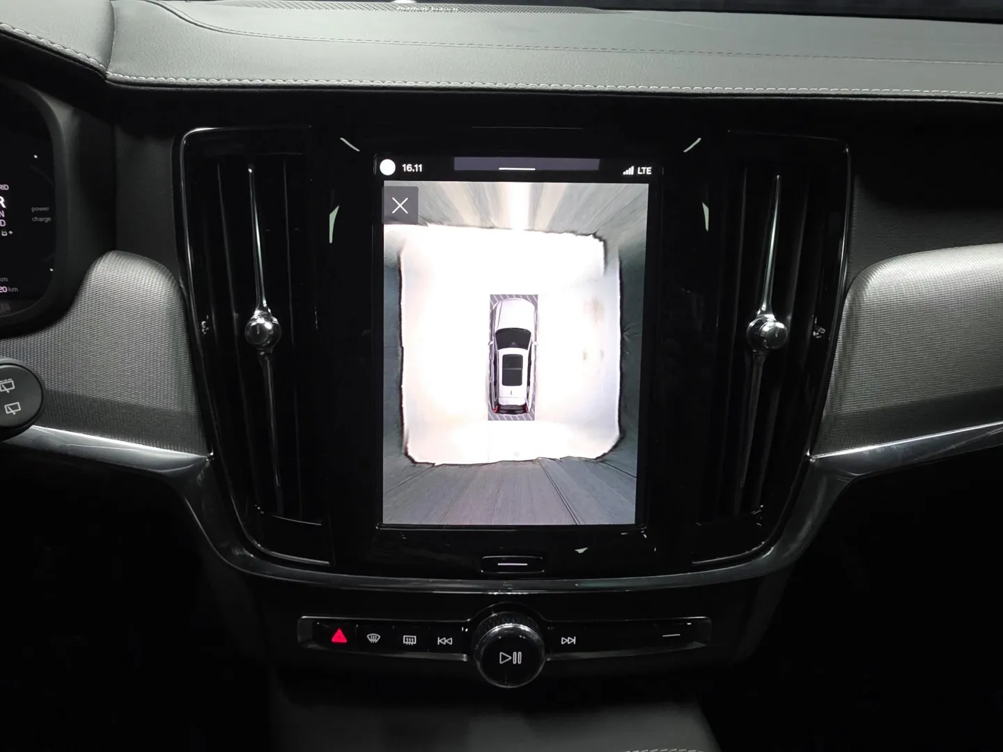 Autokuva 13 - CRF-506