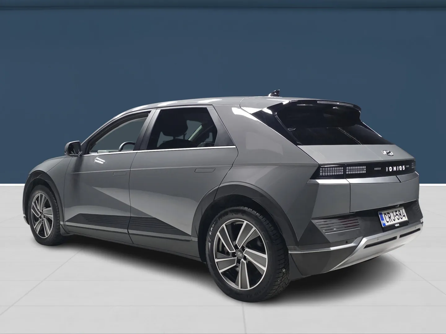 Autokuva 6 - CRJ-584