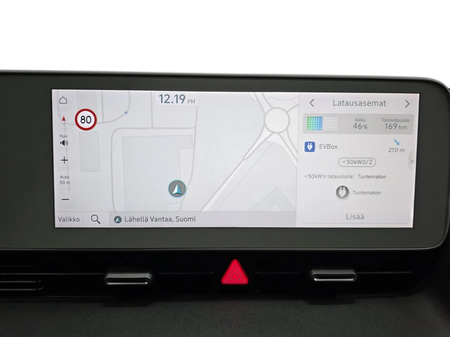 Autokuva 13 - CRJ-584