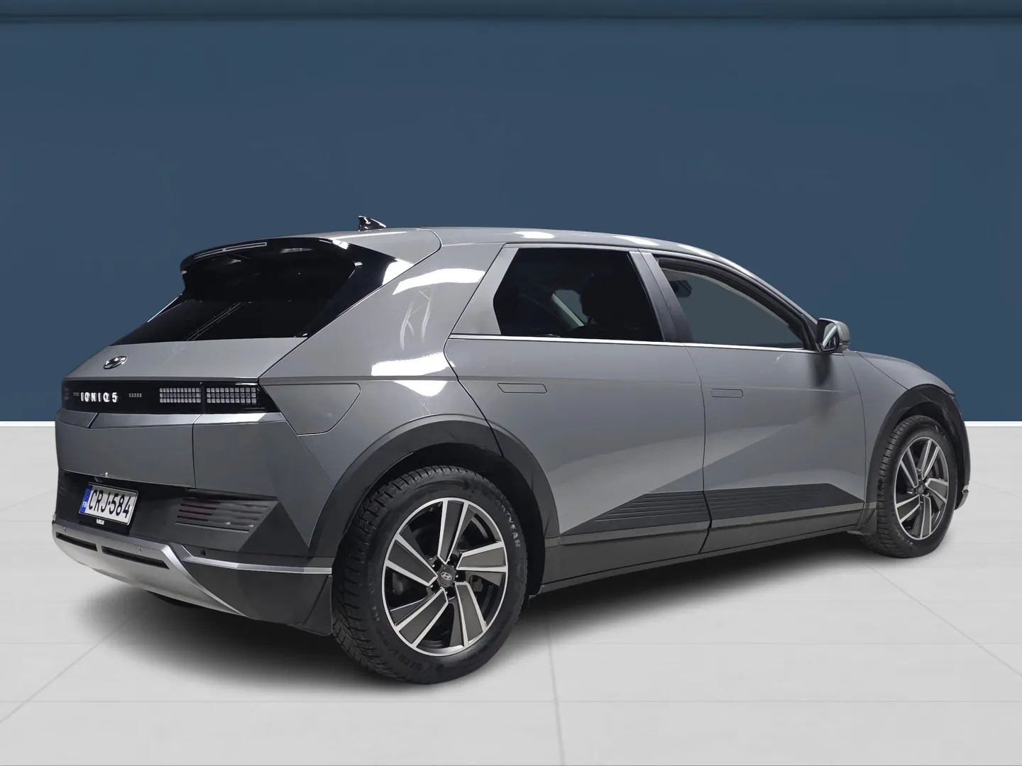 Autokuva 4 - CRJ-584