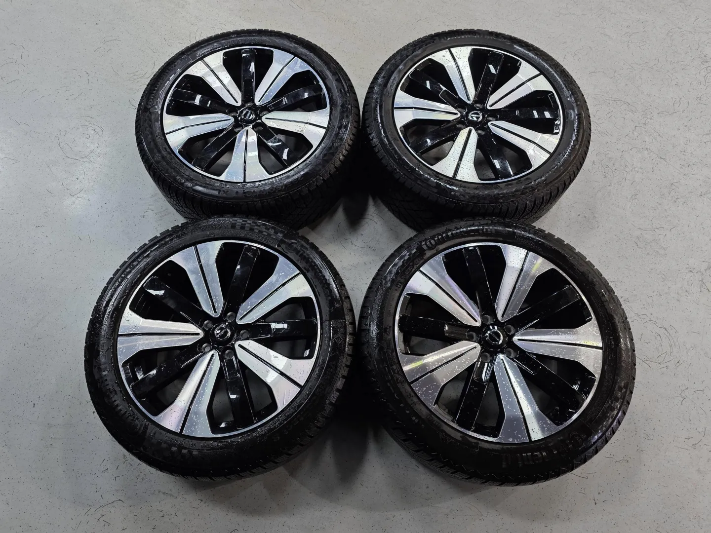 Autokuva 12 - CRJ-918