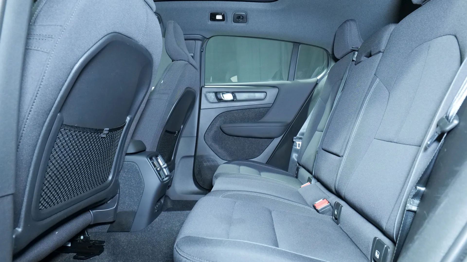 Autokuva 15 - CRJ-947