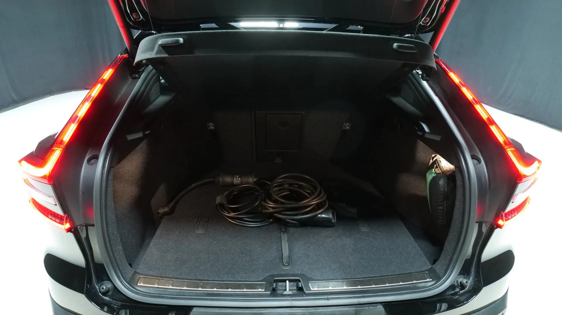 Autokuva 16 - CRJ-947