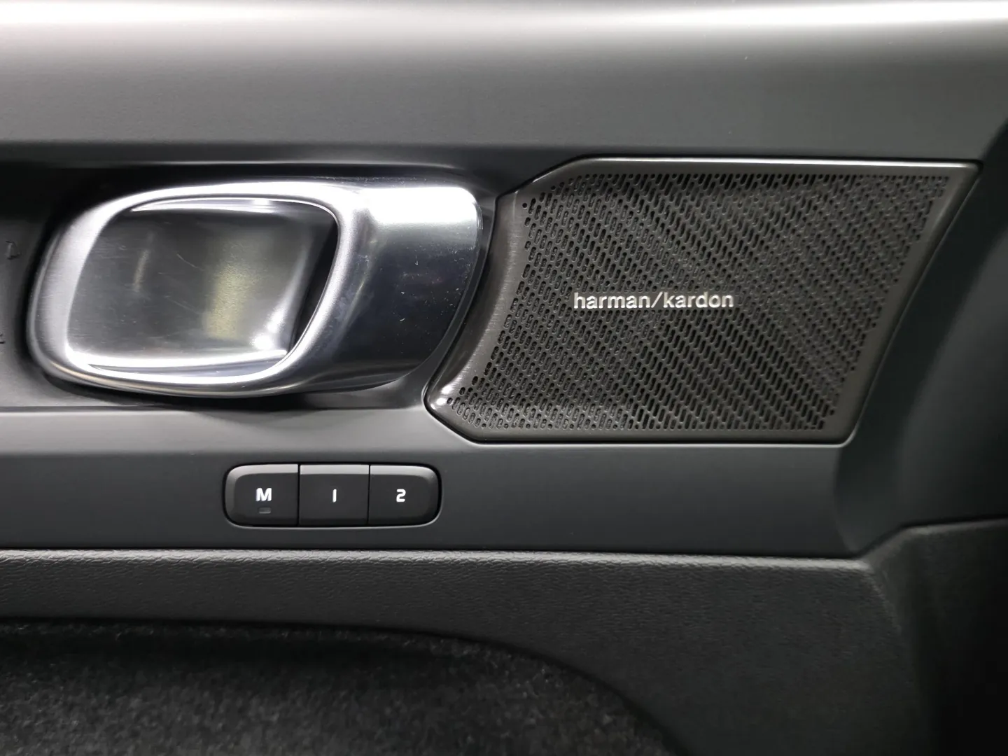 Autokuva 15 - CRL-398