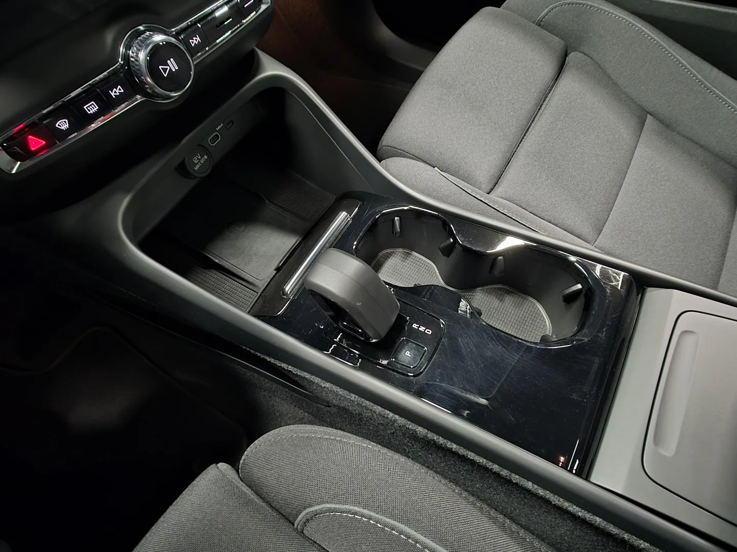 Autokuva 14 - CRL-398