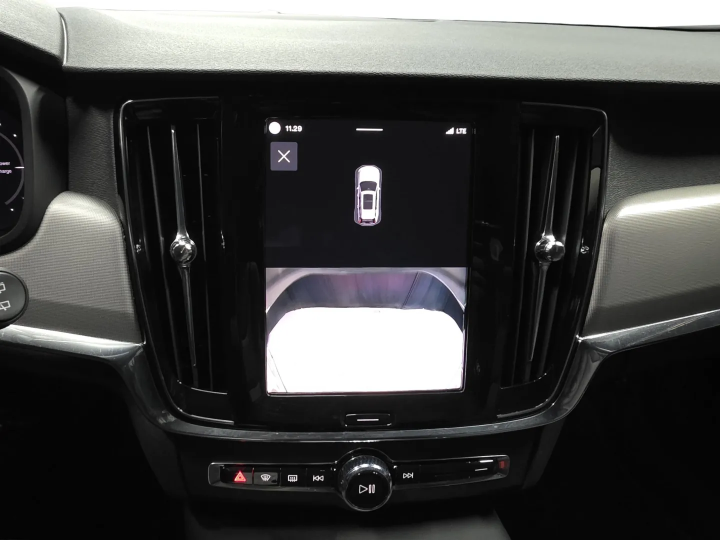 Autokuva 13 - CRR-626