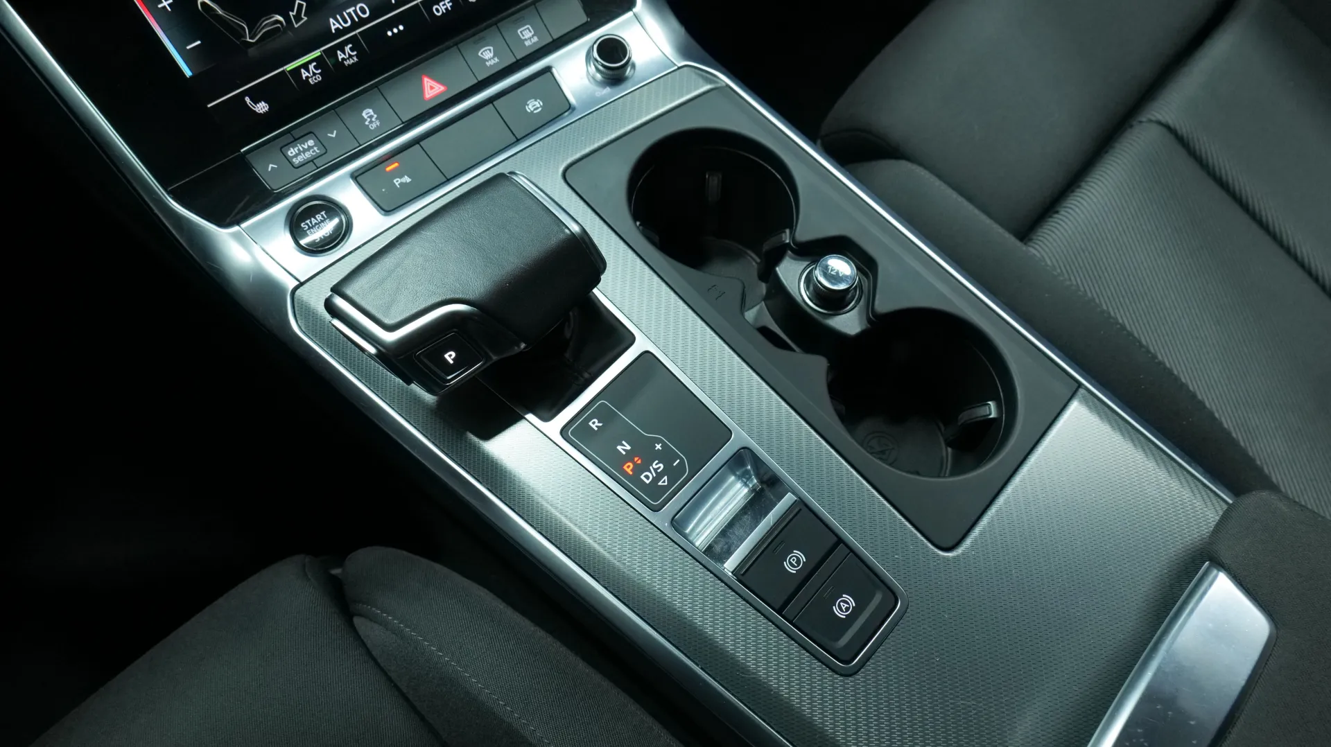 Autokuva 9 - CRS-166