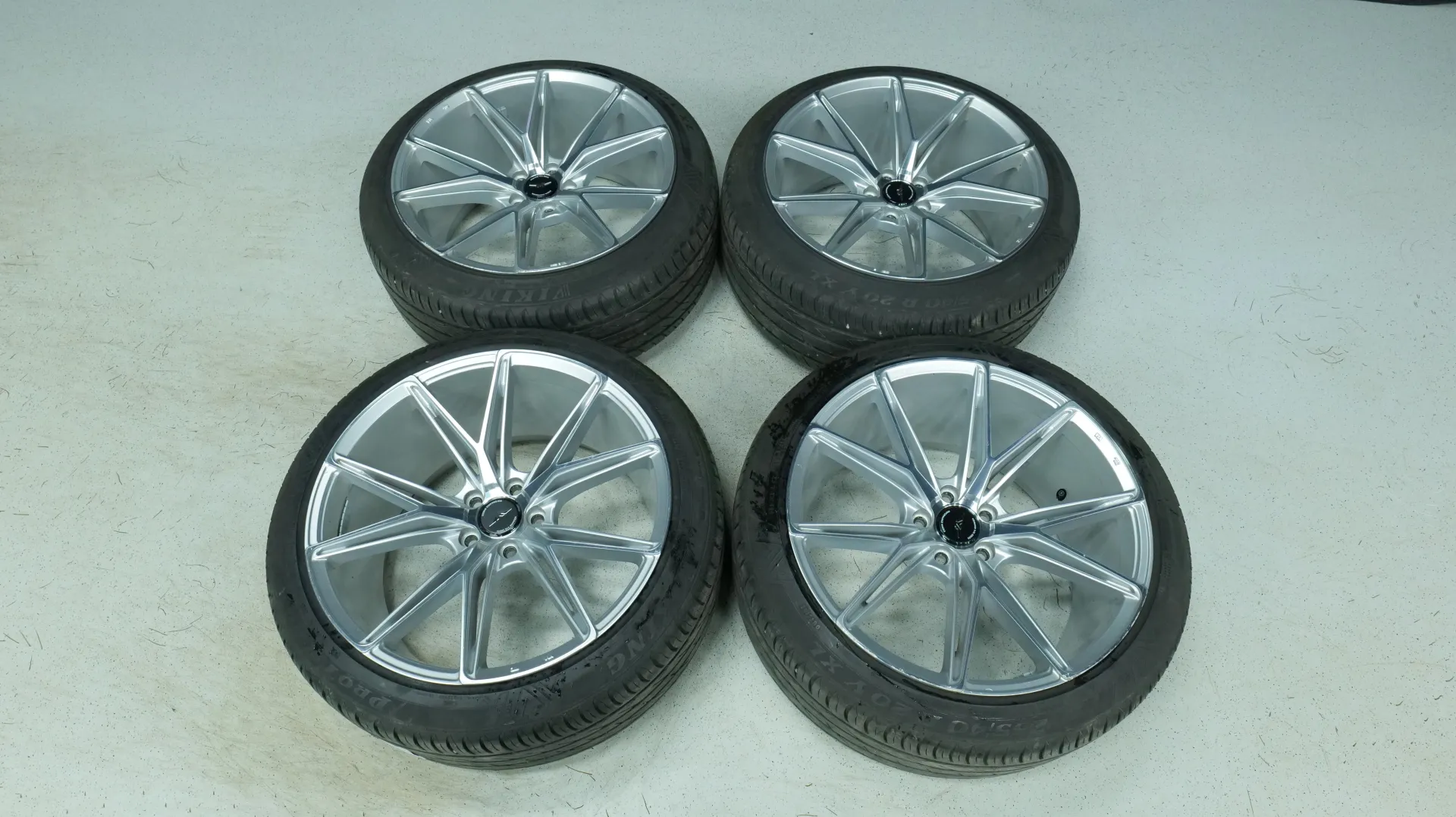 Autokuva 17 - CRS-166