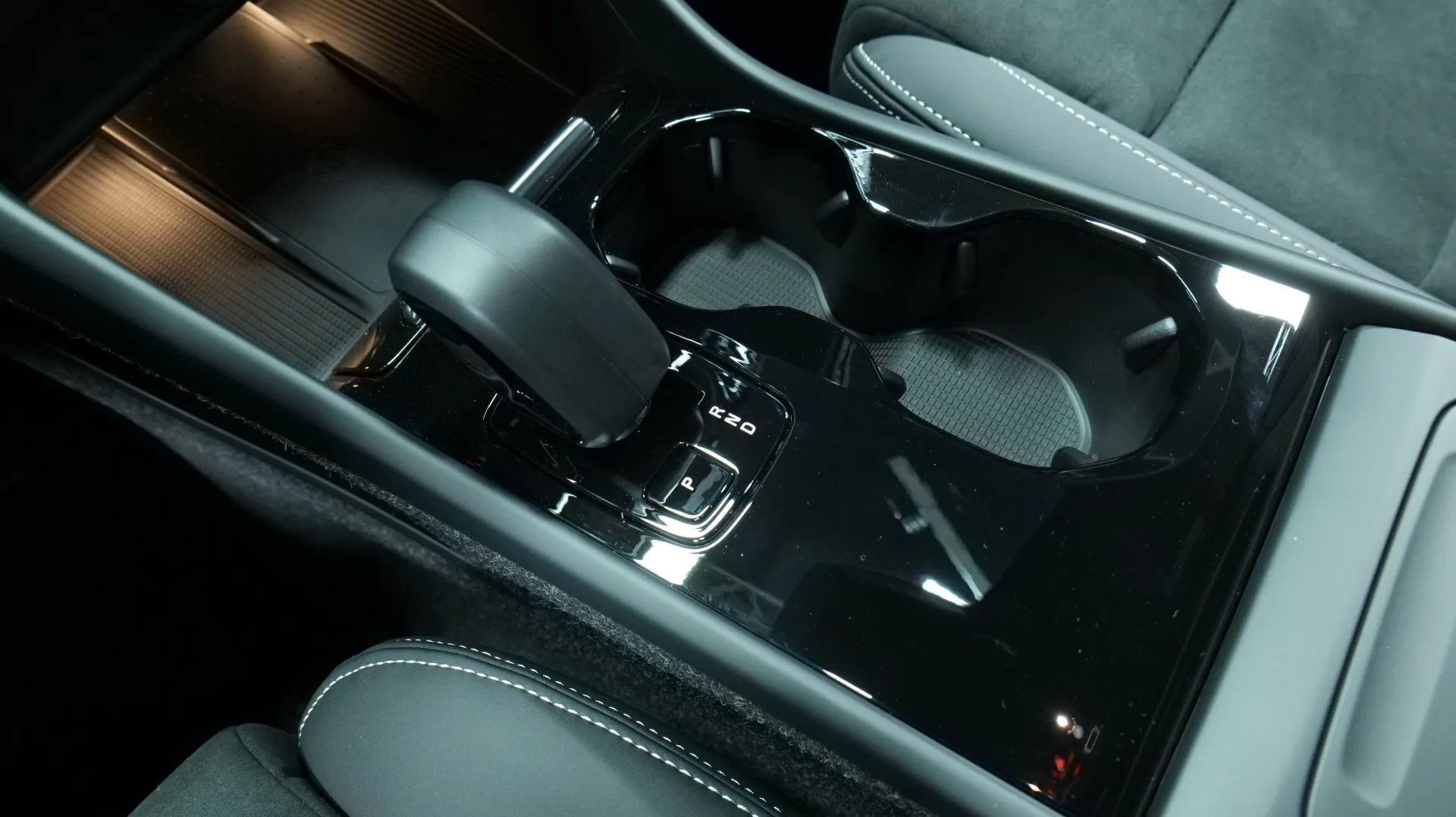 Autokuva 9 - CRY-665