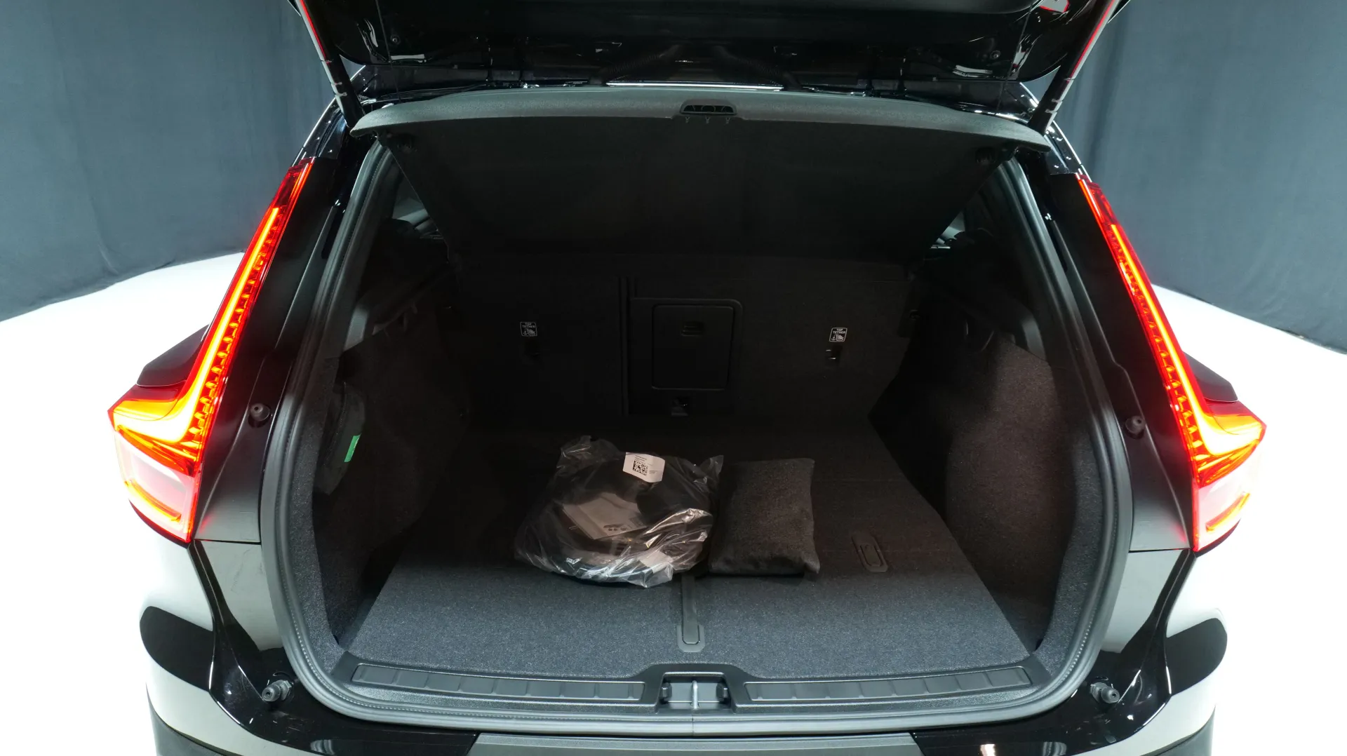 Autokuva 16 - CRY-665