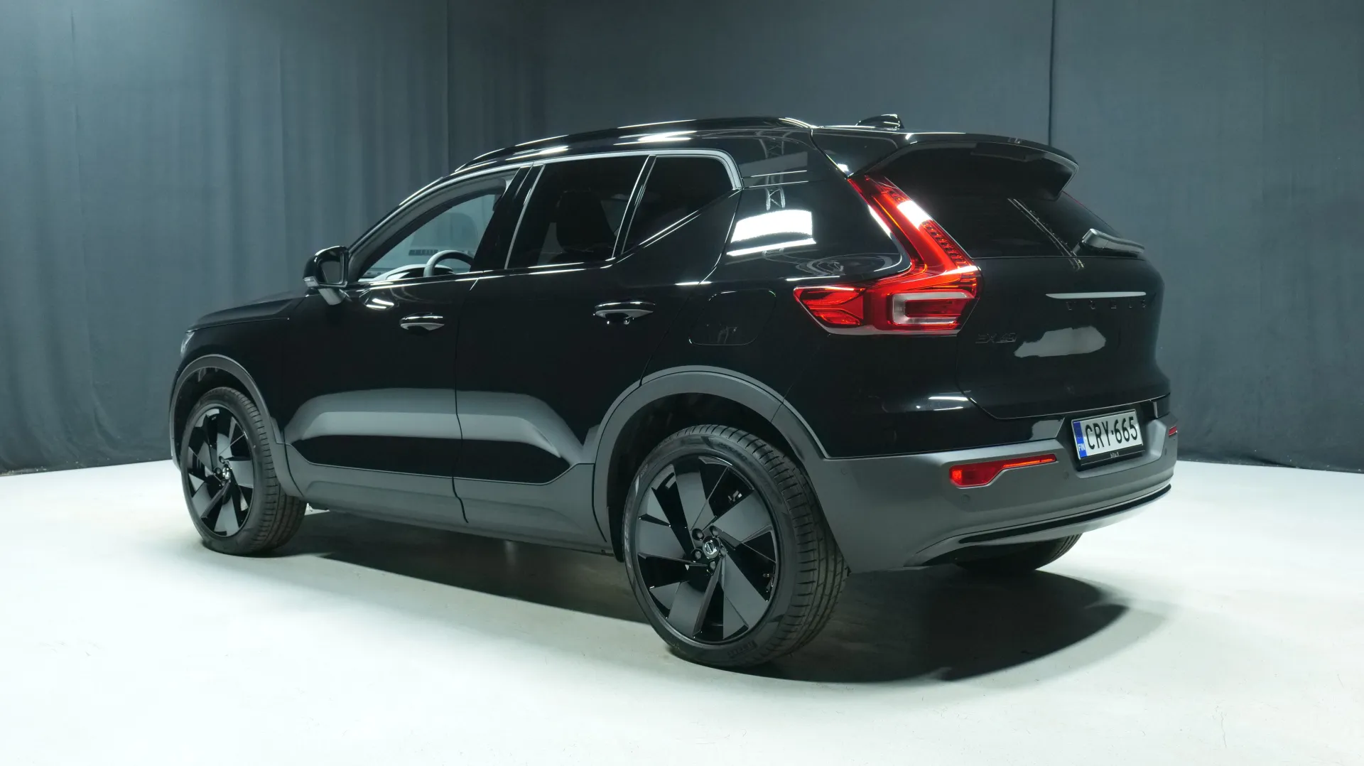 Autokuva 2 - CRY-665