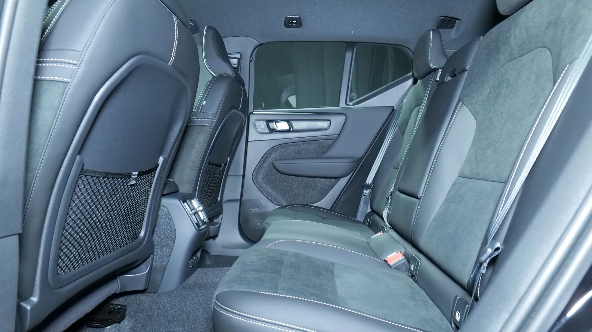 Autokuva 15 - CRY-665