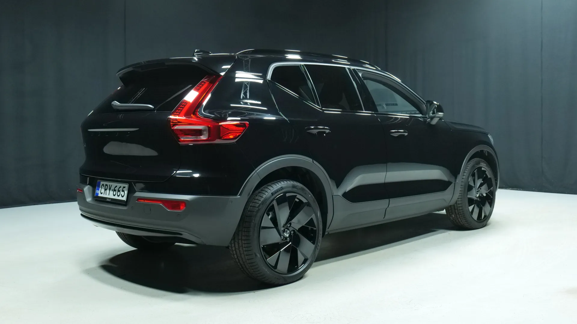 Autokuva 3 - CRY-665