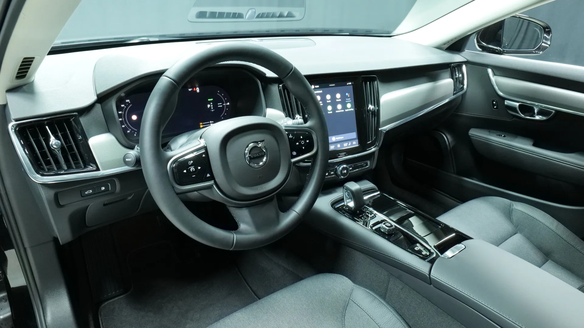 Autokuva 11 - CSE-211