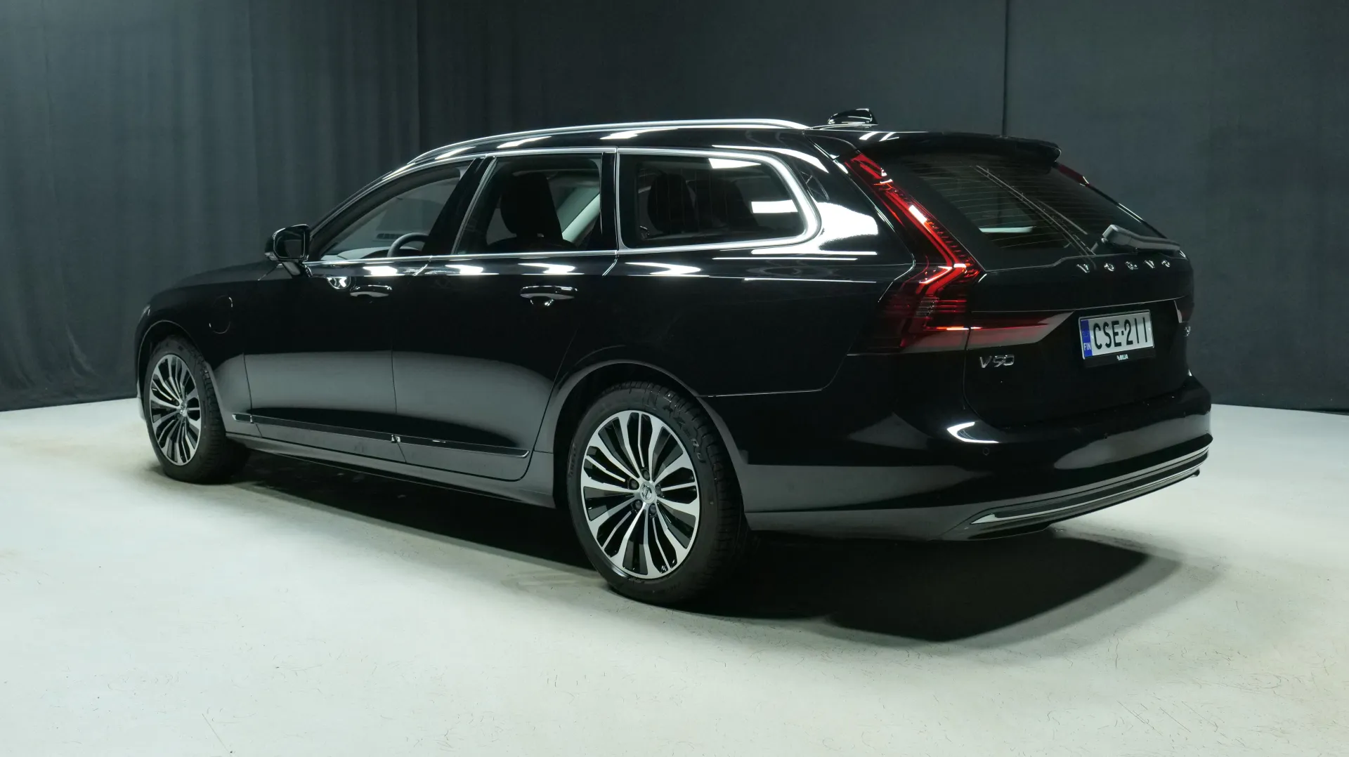 Autokuva 2 - CSE-211