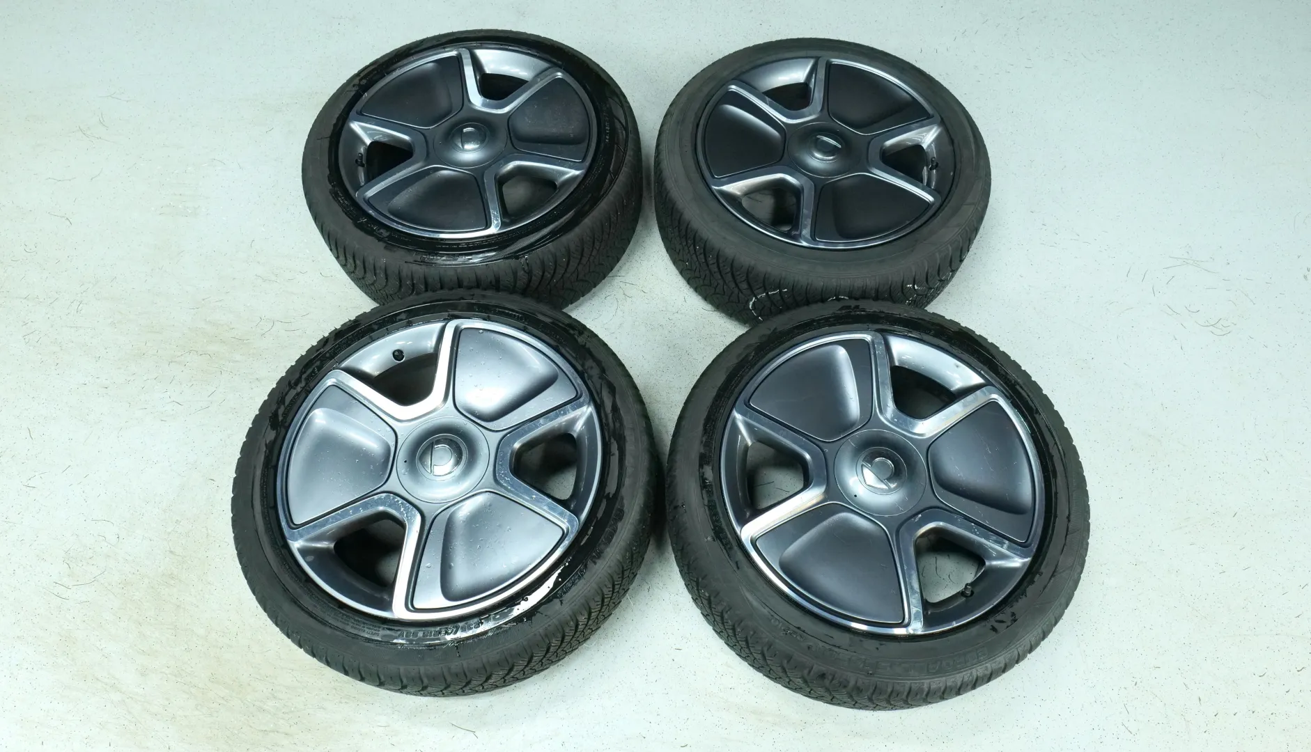 Autokuva 19 - CSI-704