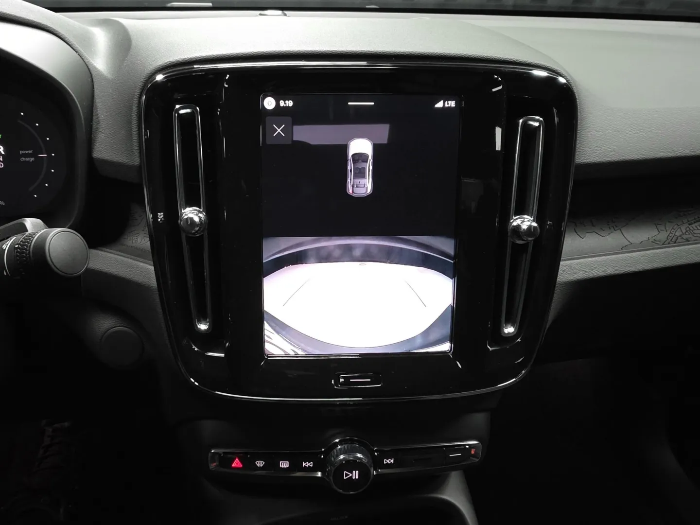 Autokuva 13 - CSI-964