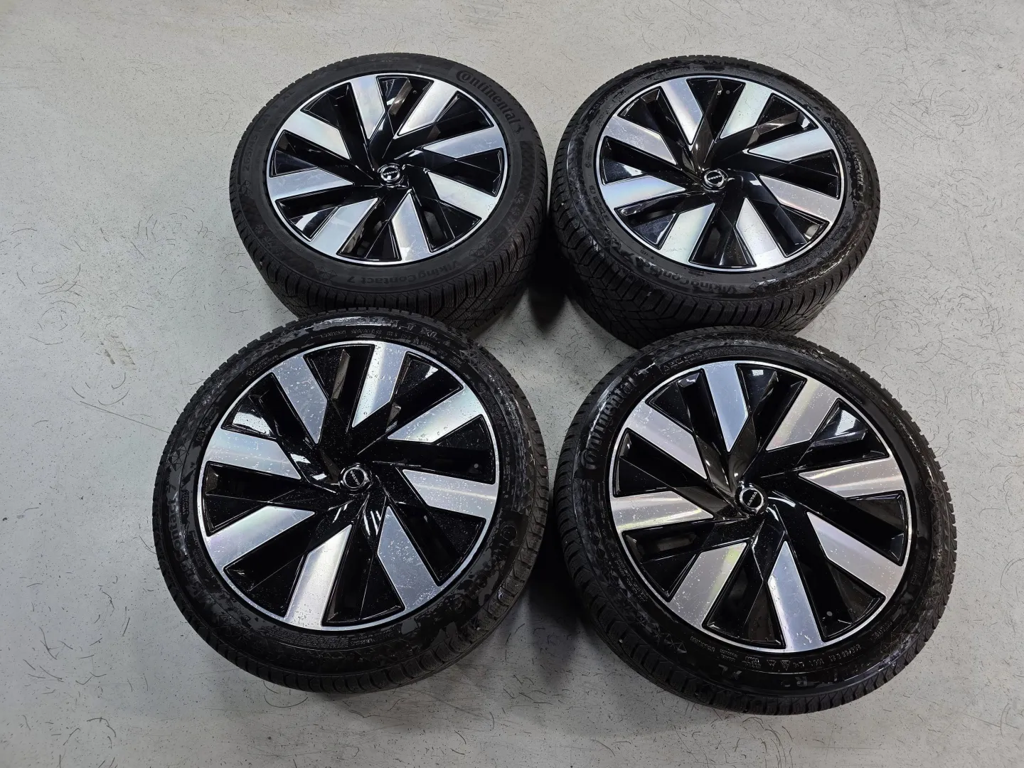 Autokuva 12 - CSK-247
