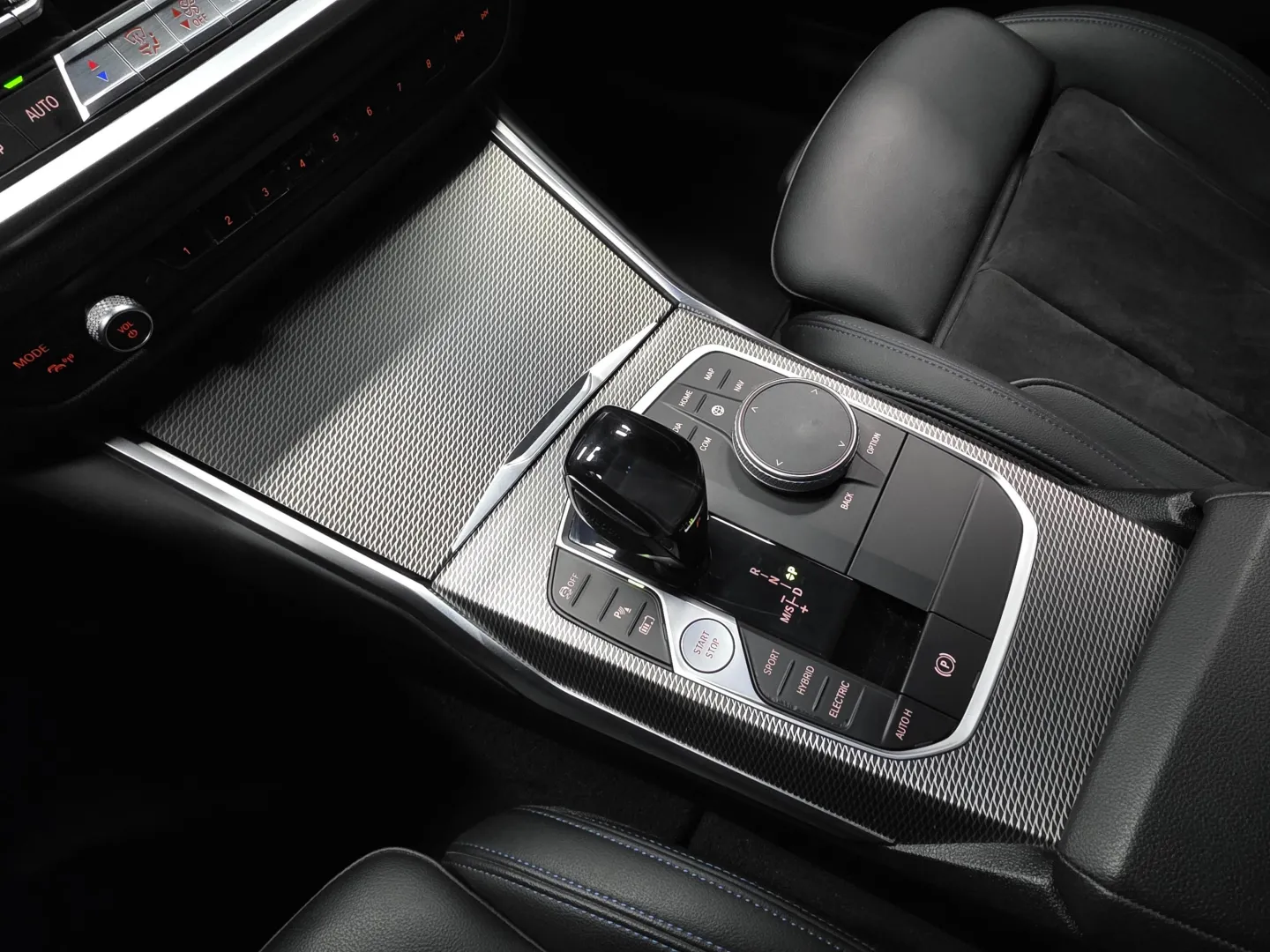 Autokuva 14 - CSL-438