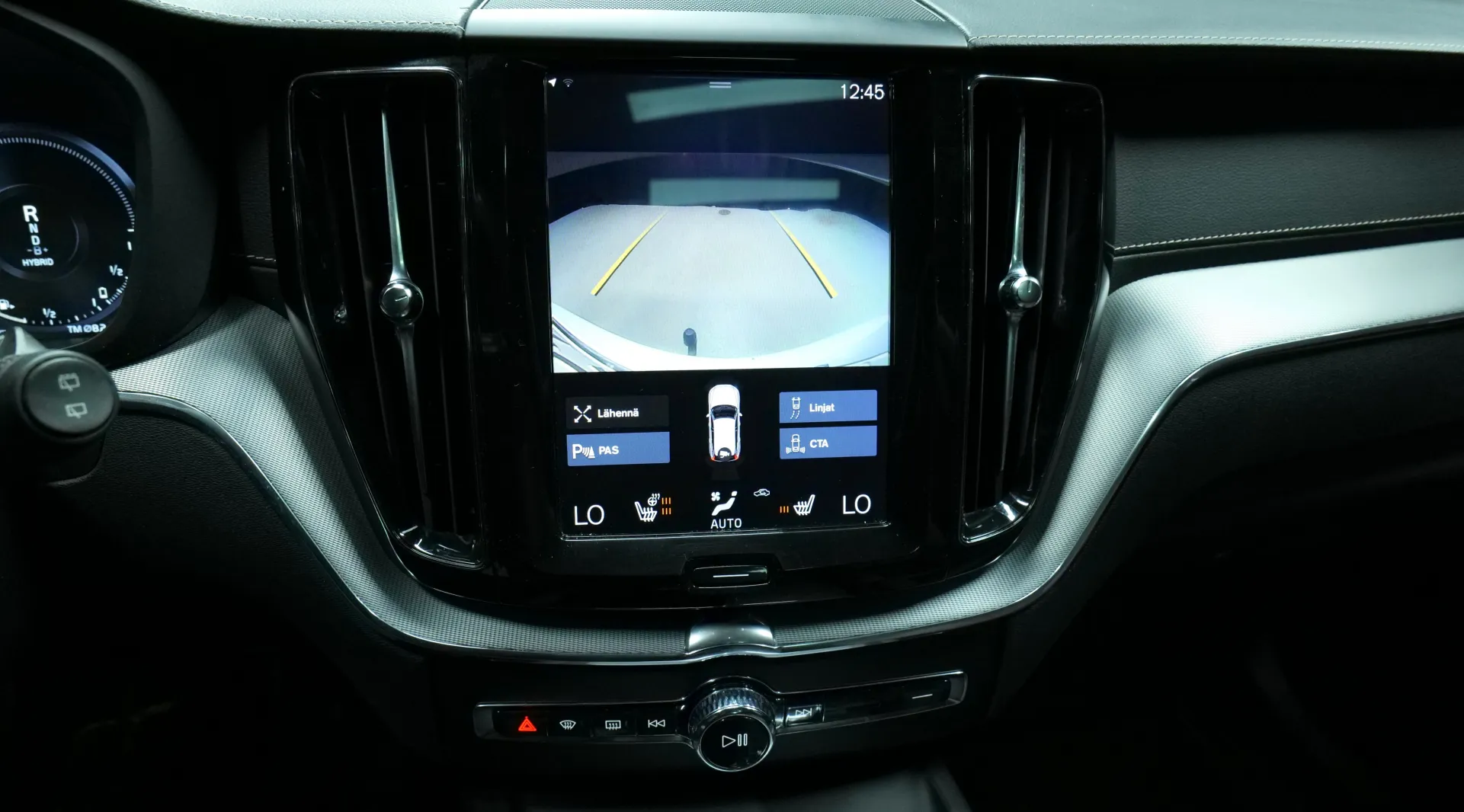 Autokuva 9 - ERN-933