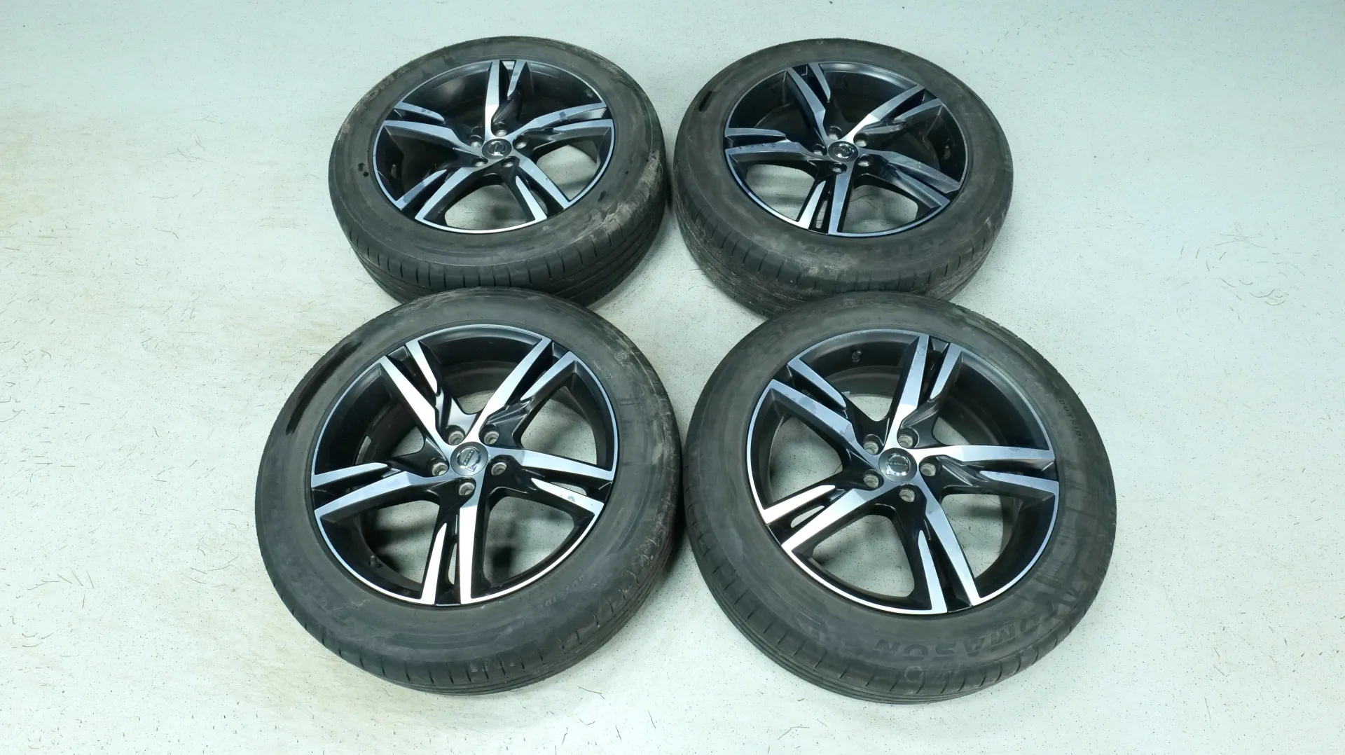 Autokuva 20 - ERN-933