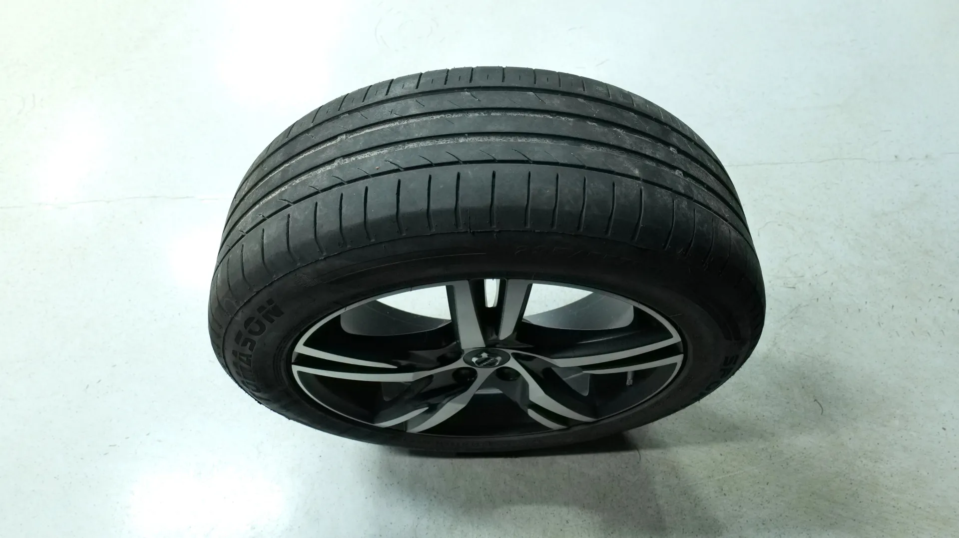 Autokuva 21 - ERN-933