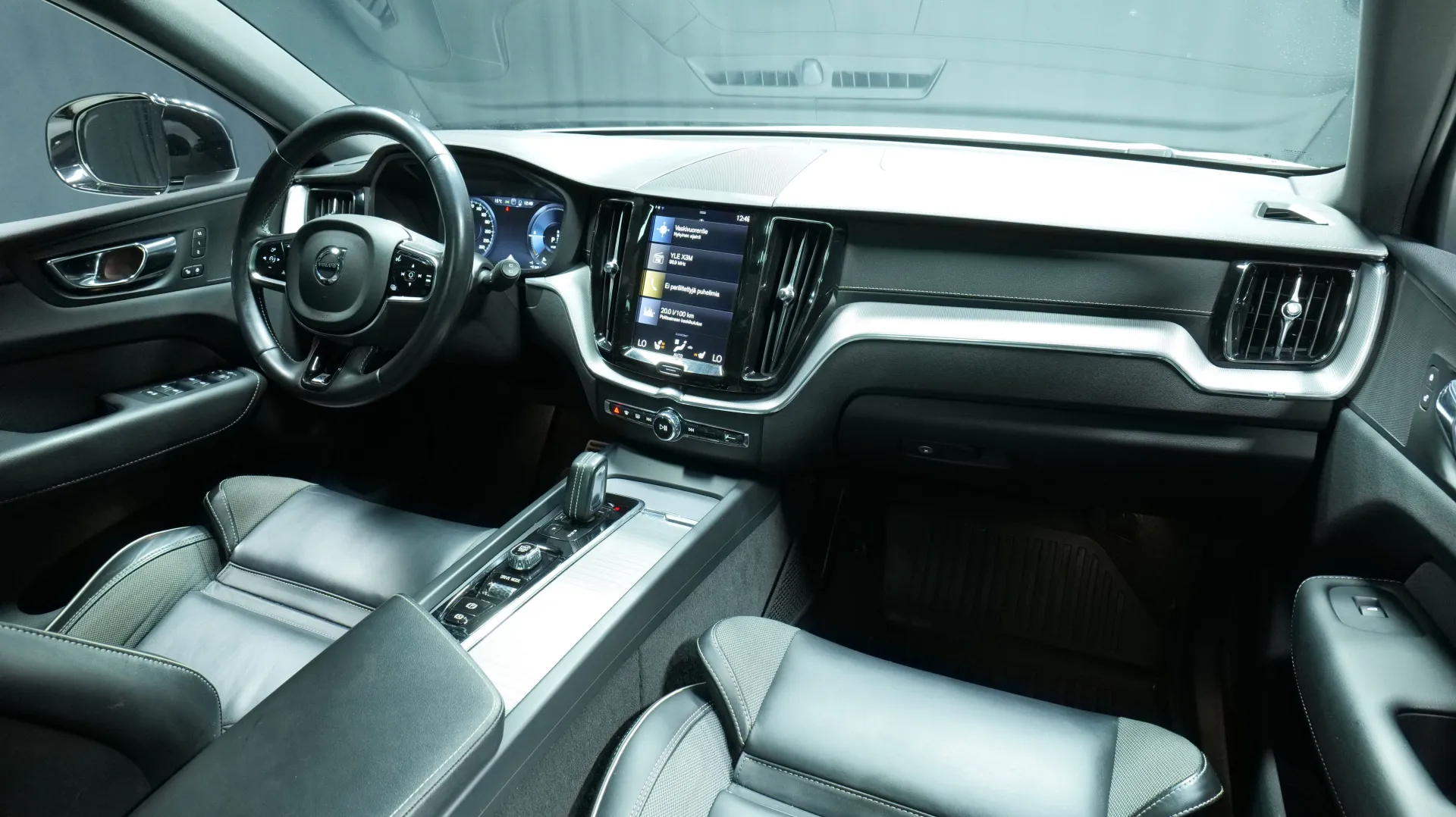 Autokuva 19 - ERN-933