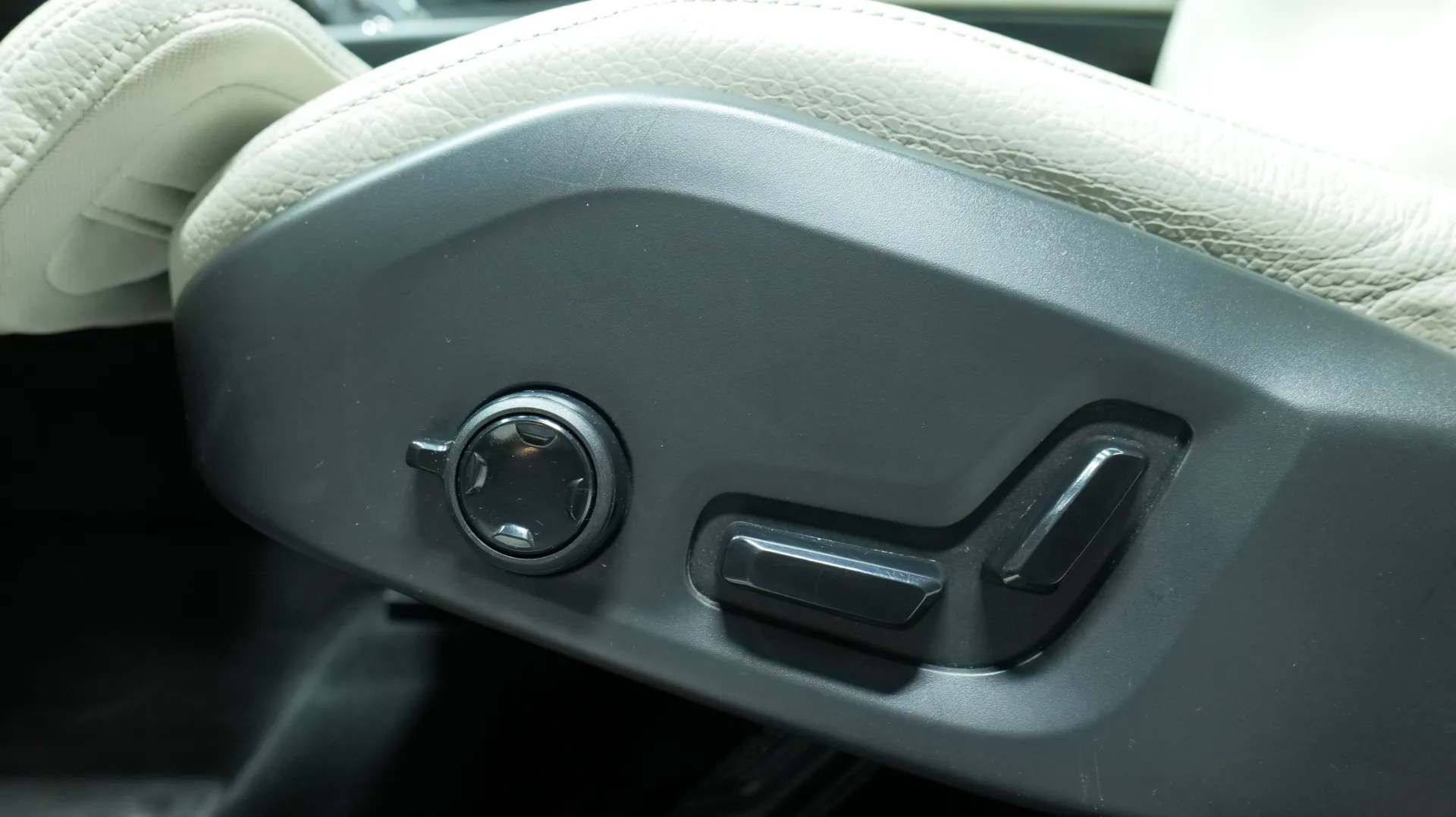 Autokuva 11 - ERX-173