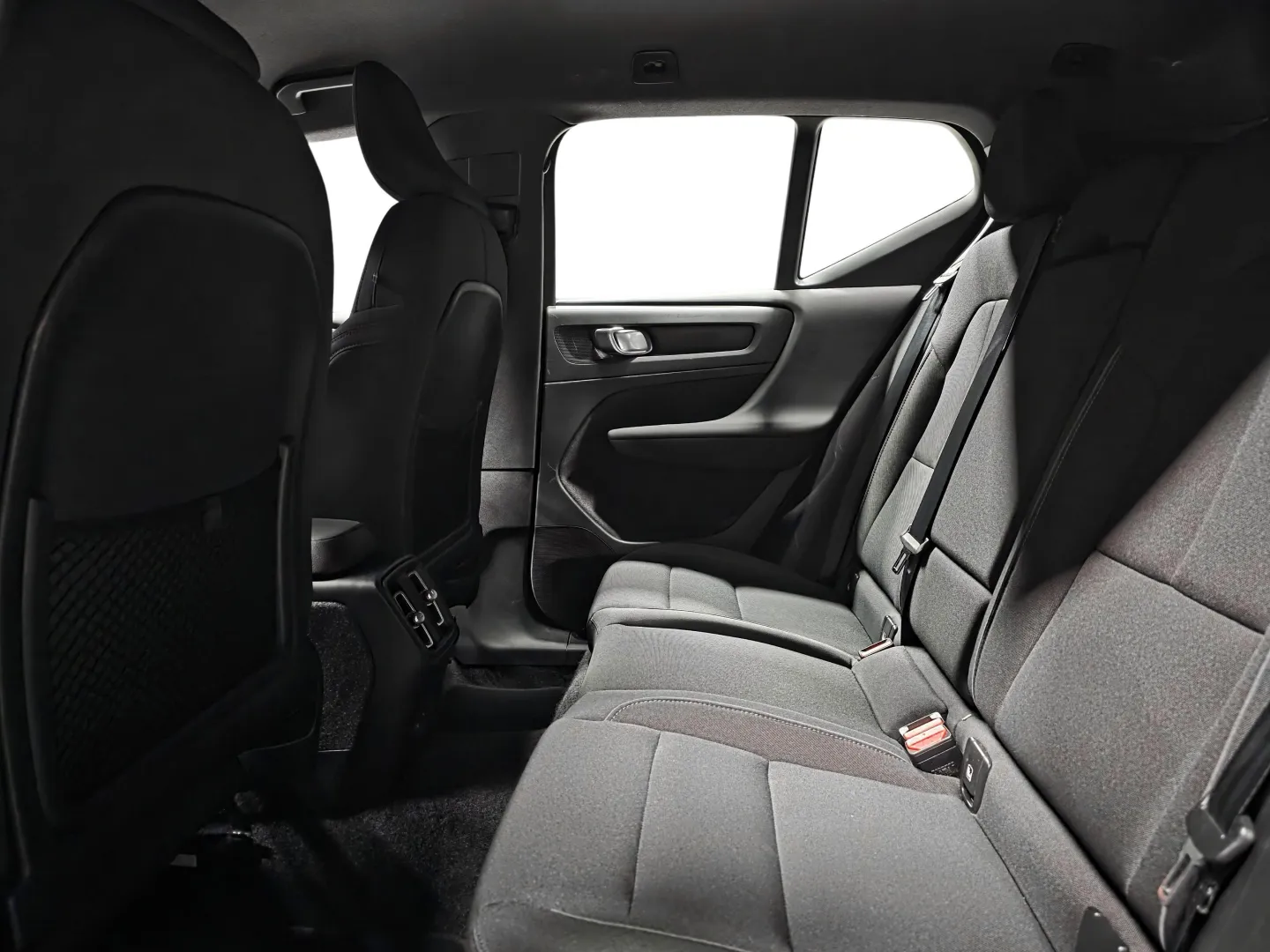 Autokuva 9 - ESA-422