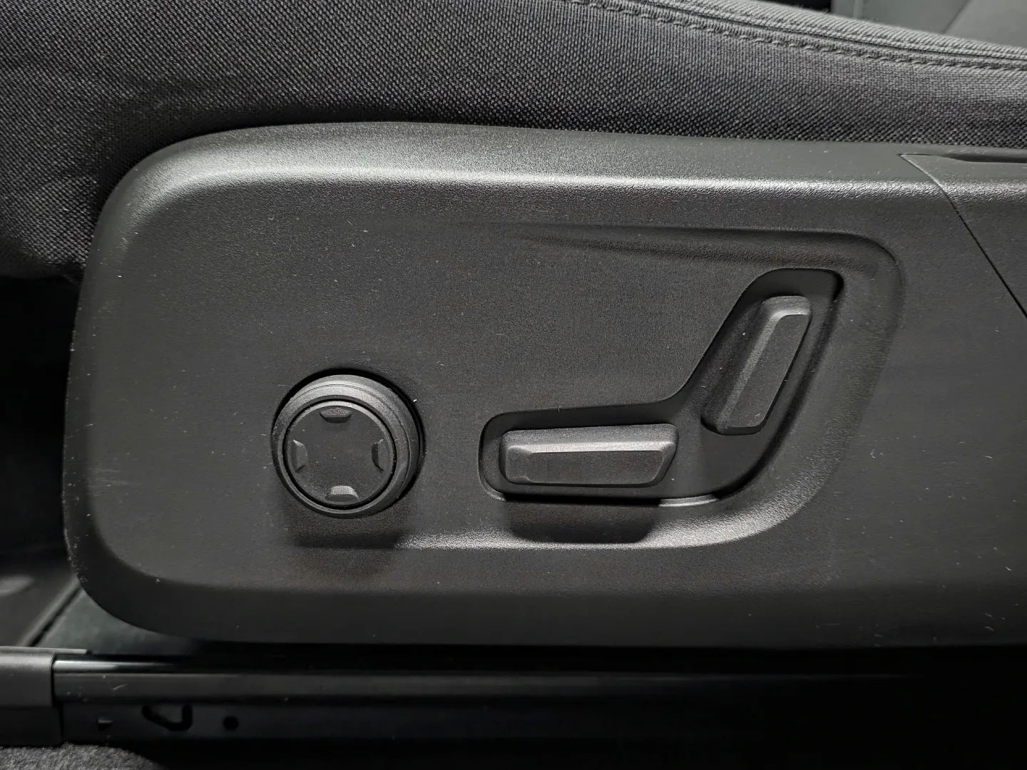 Autokuva 15 - ESA-422