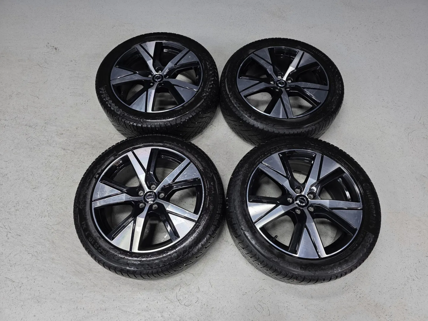 Autokuva 12 - ESA-422