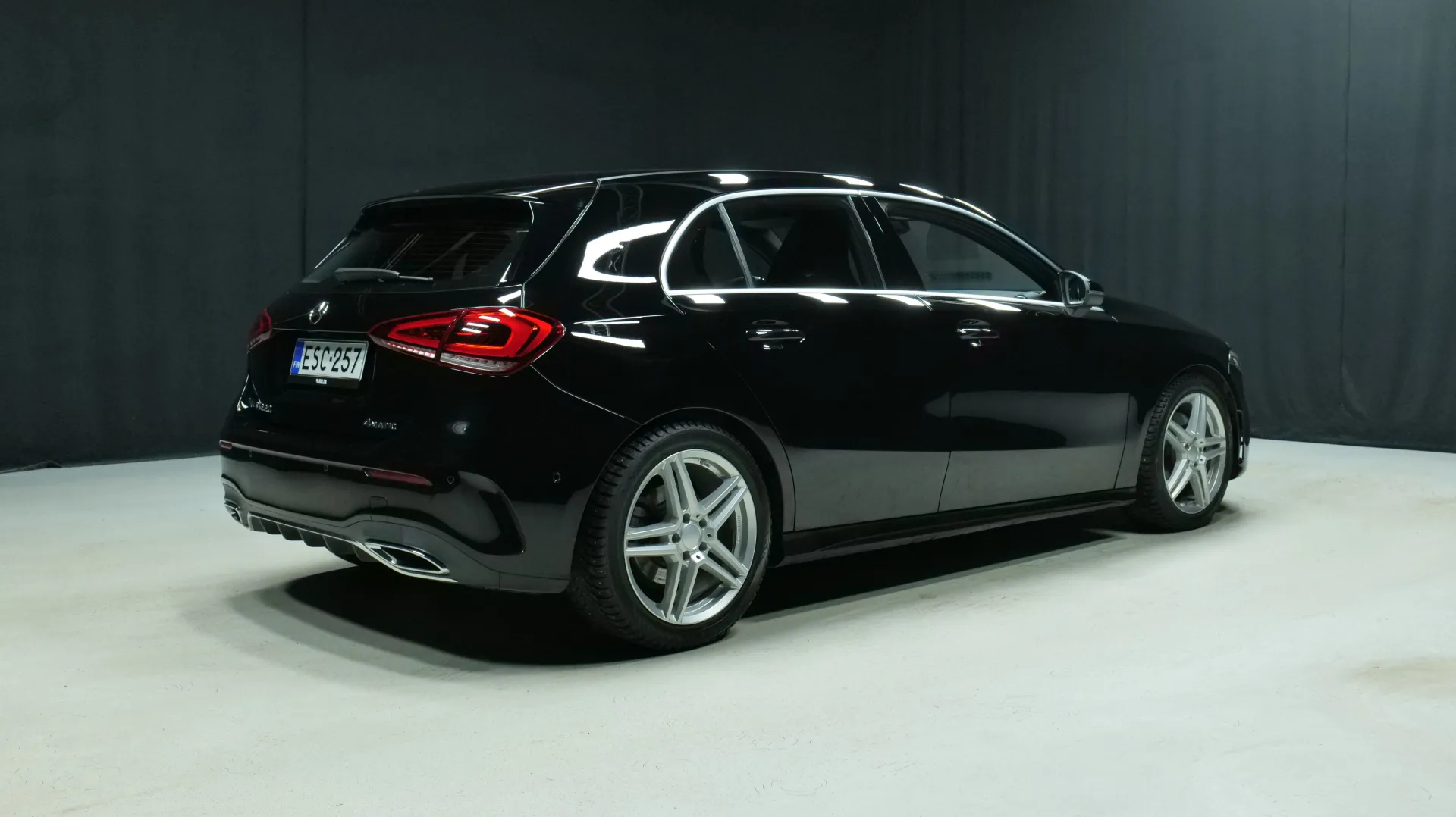 Autokuva 3 - ESC-257