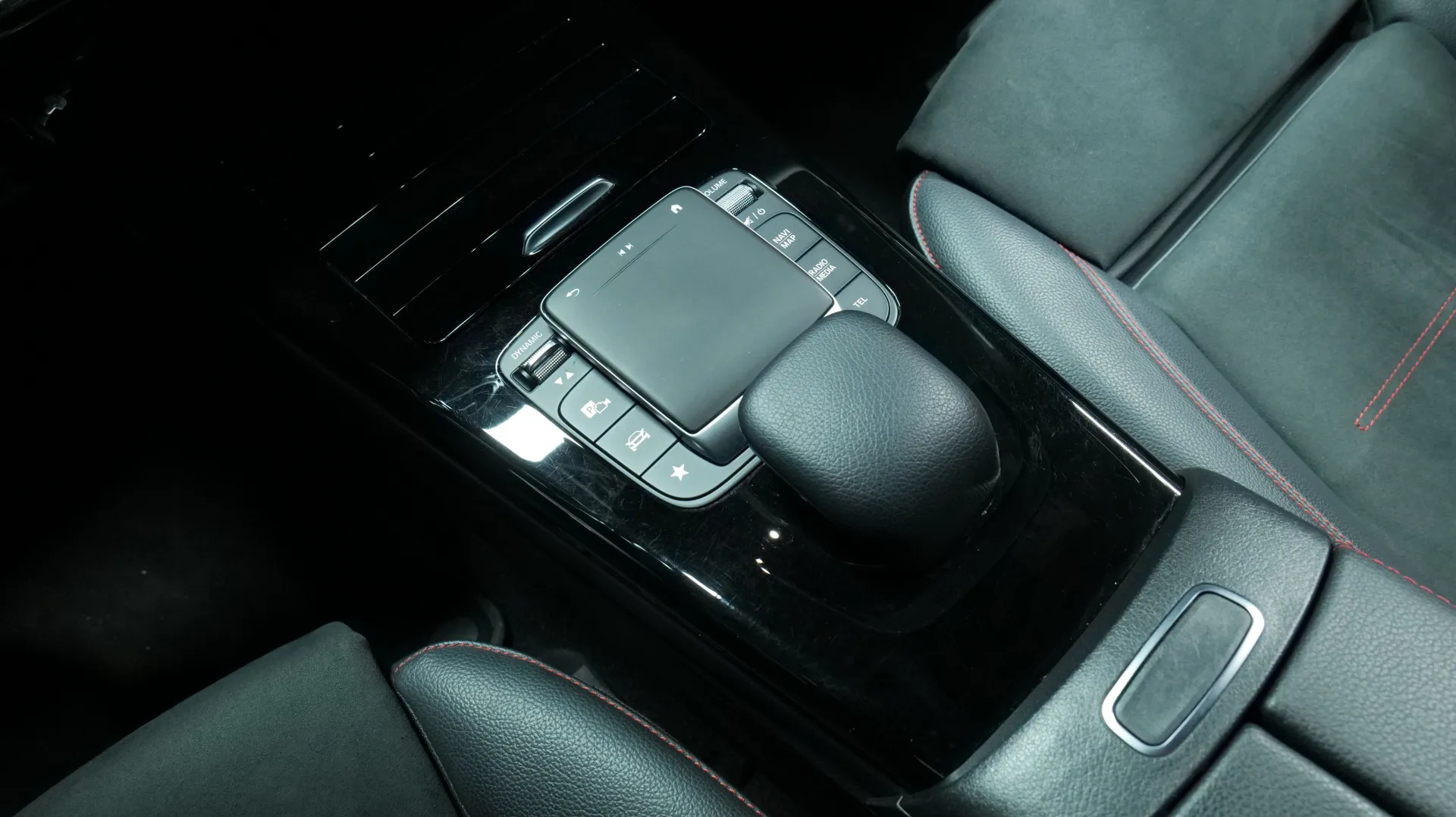 Autokuva 10 - ESC-257