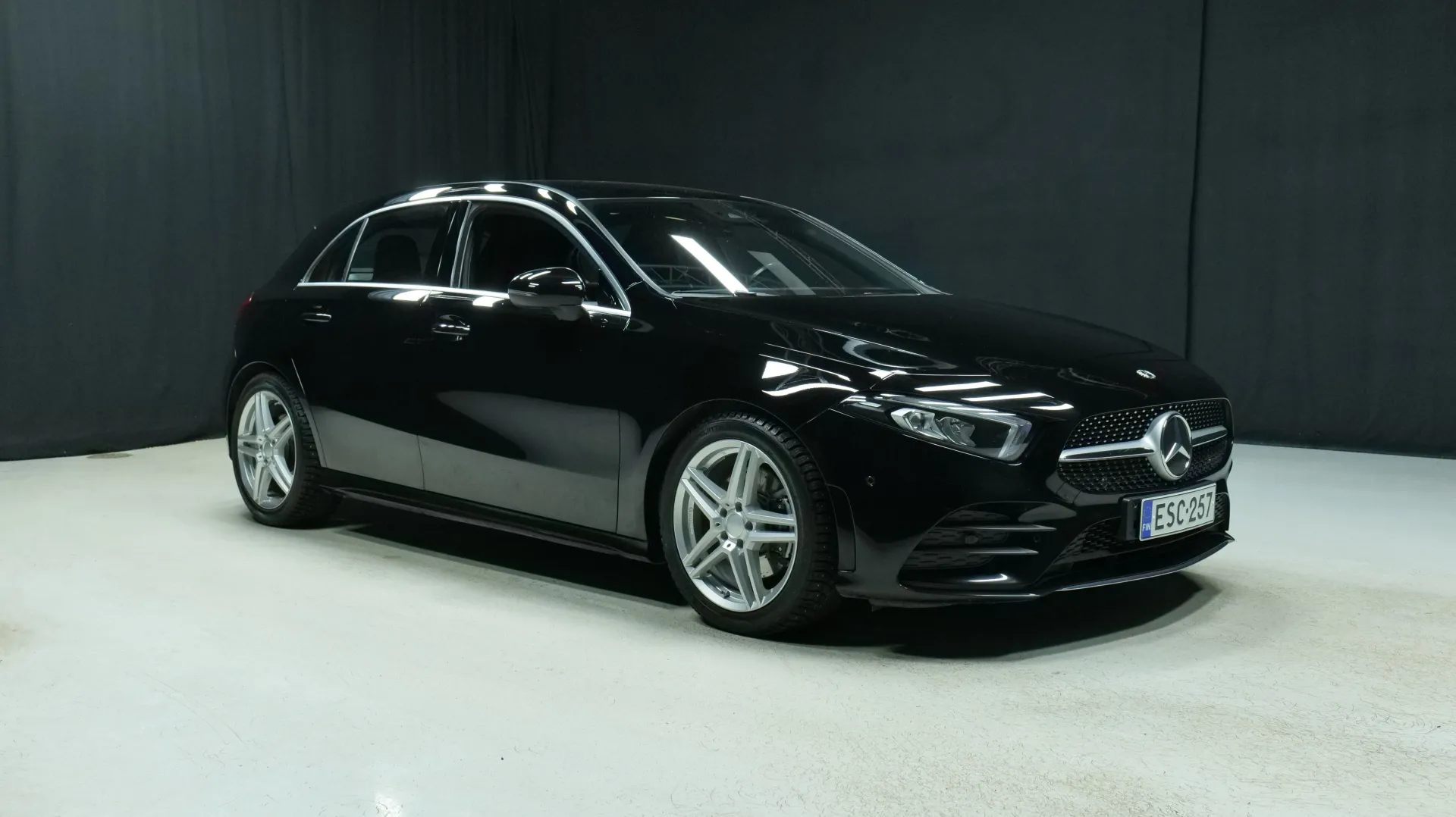 Autokuva 5 - ESC-257