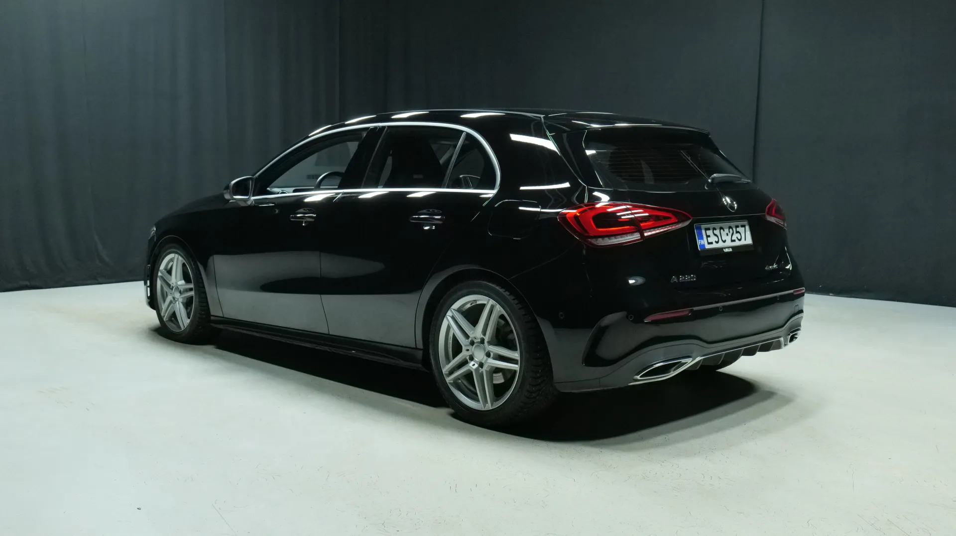 Autokuva 2 - ESC-257