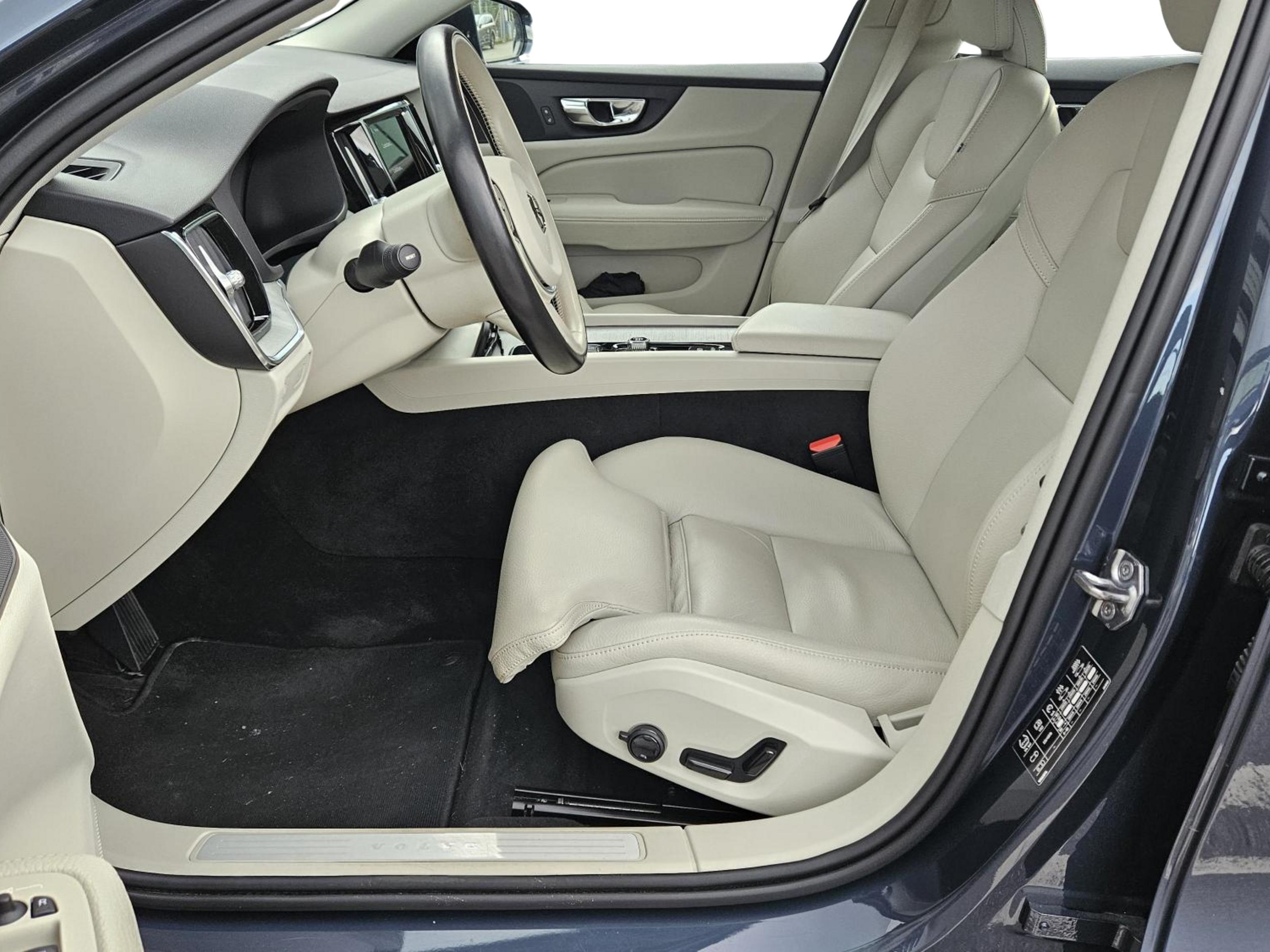 Volvo V60 B4 MHEV Inscription aut 2021, bild 6/6