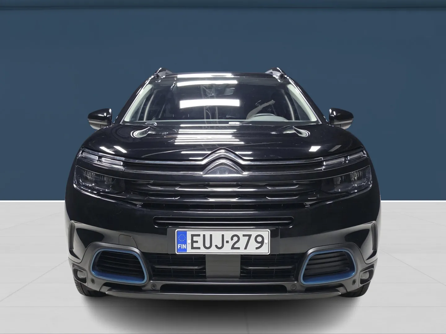 Autokuva 2 - EUJ-279