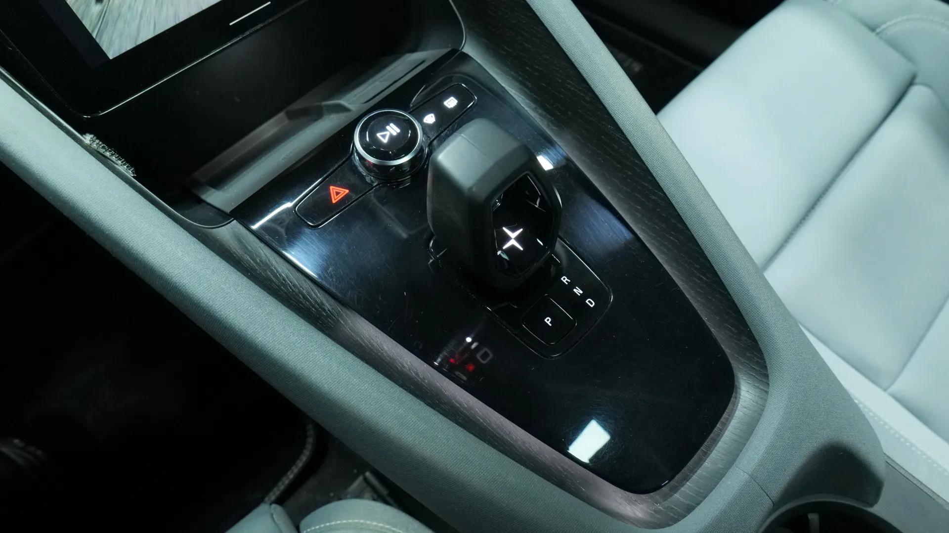 Autokuva 9 - EUJ-322