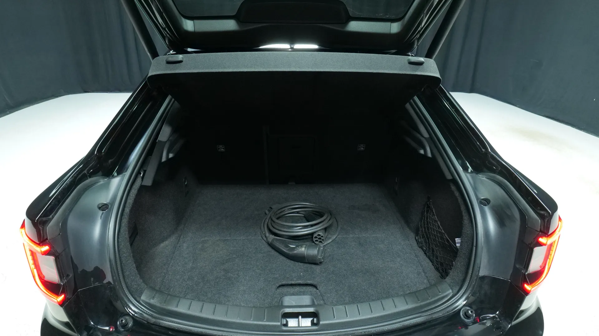 Autokuva 16 - EUJ-322