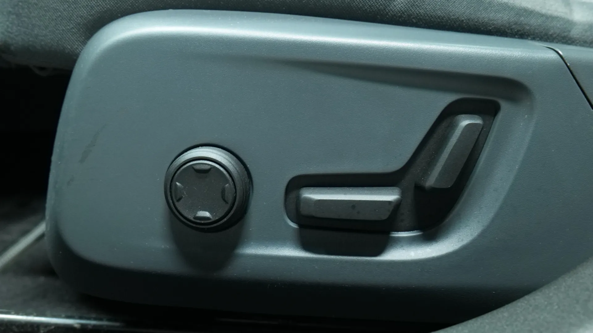 Autokuva 10 - EUJ-322