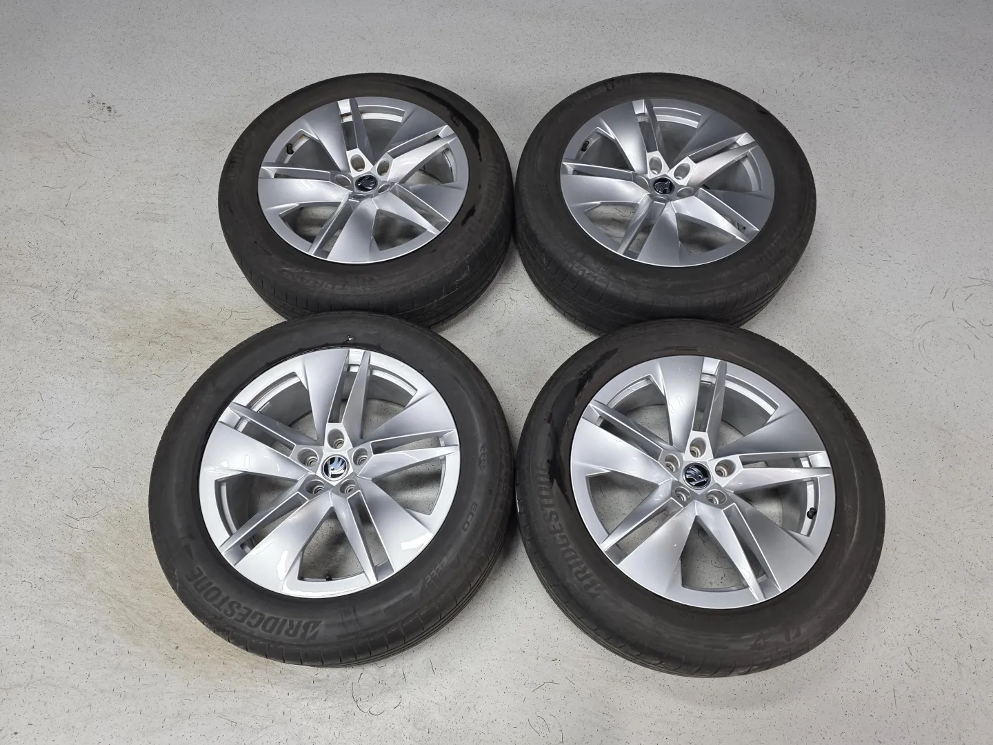 Autokuva 16 - EUL-947