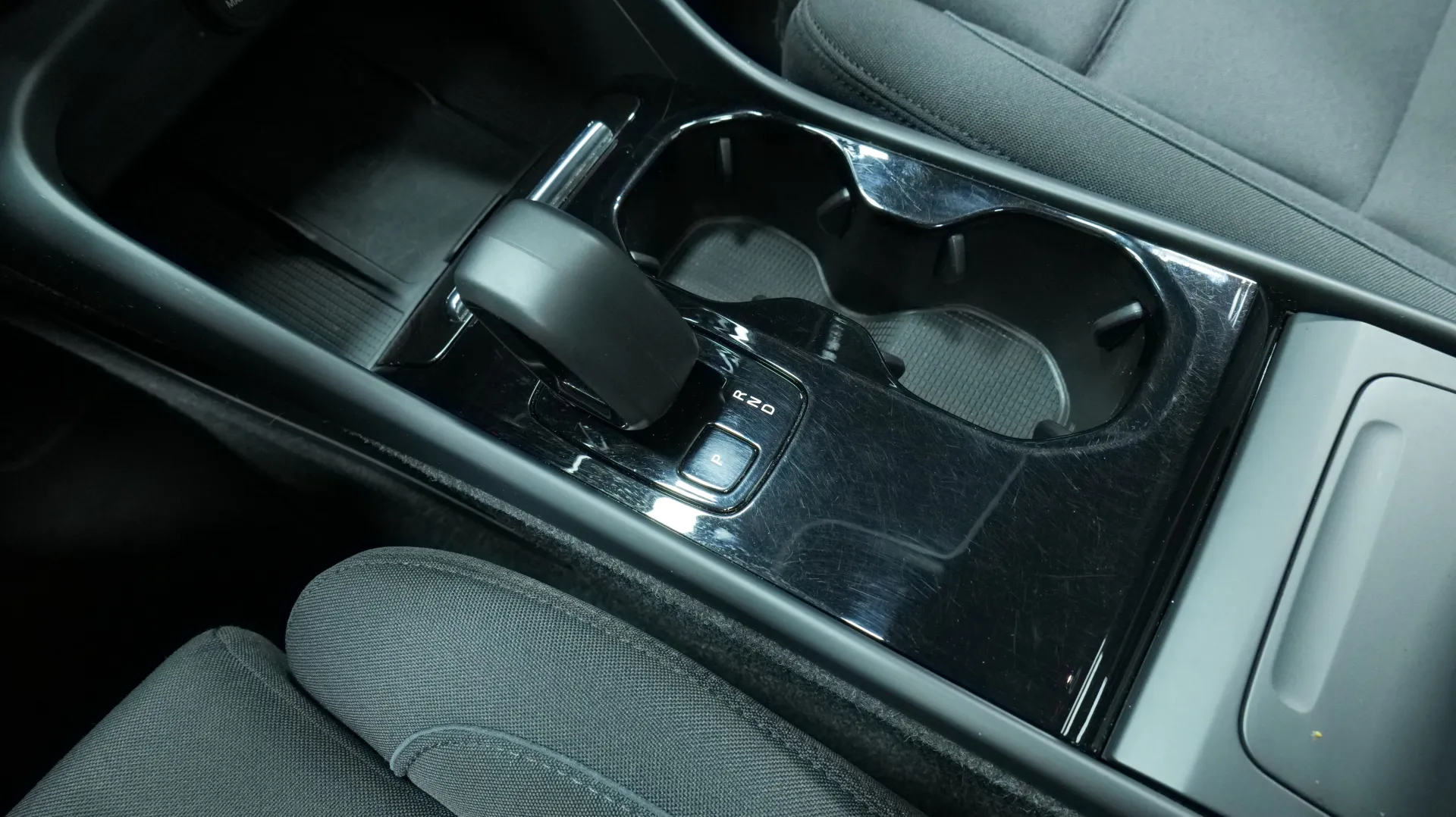 Autokuva 9 - EUN-147