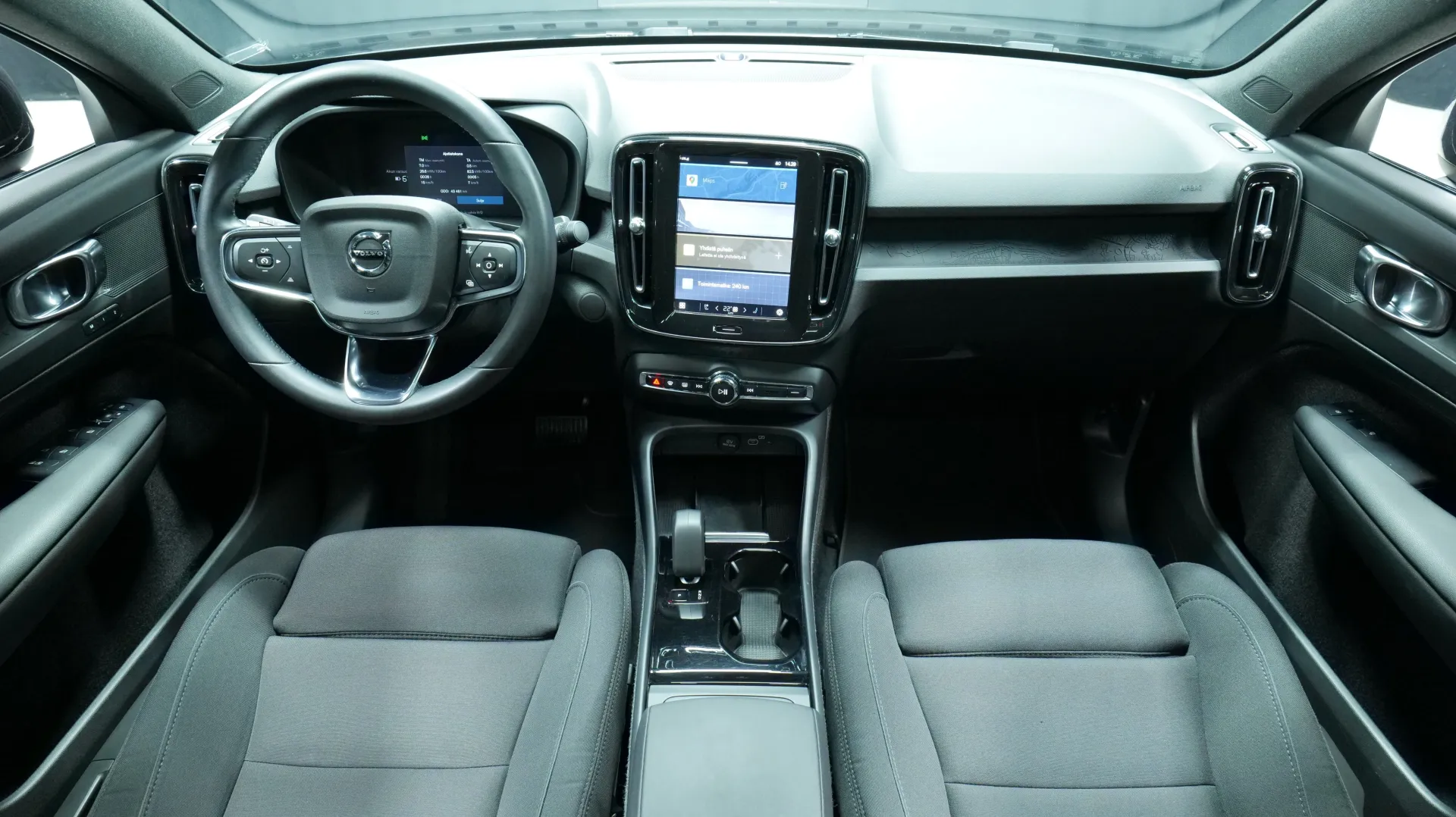 Autokuva 13 - EUN-147