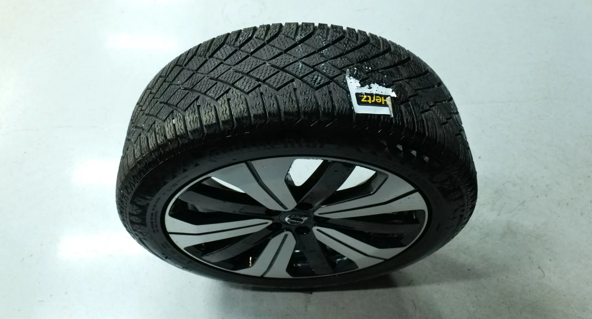 Autokuva 20 - EUN-147