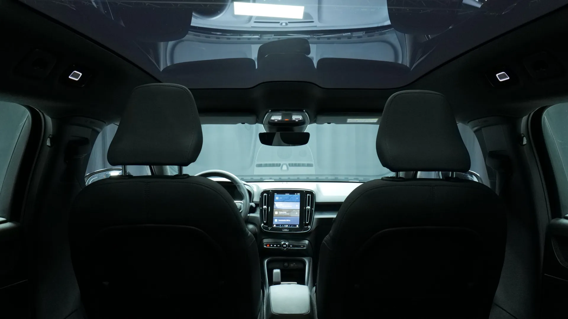 Autokuva 17 - EUN-147