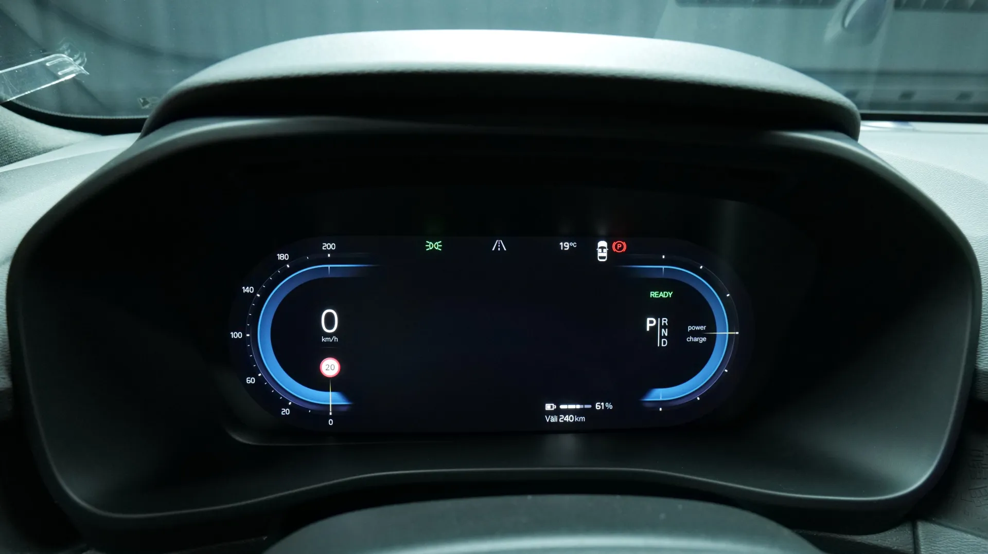 Autokuva 6 - EUN-147