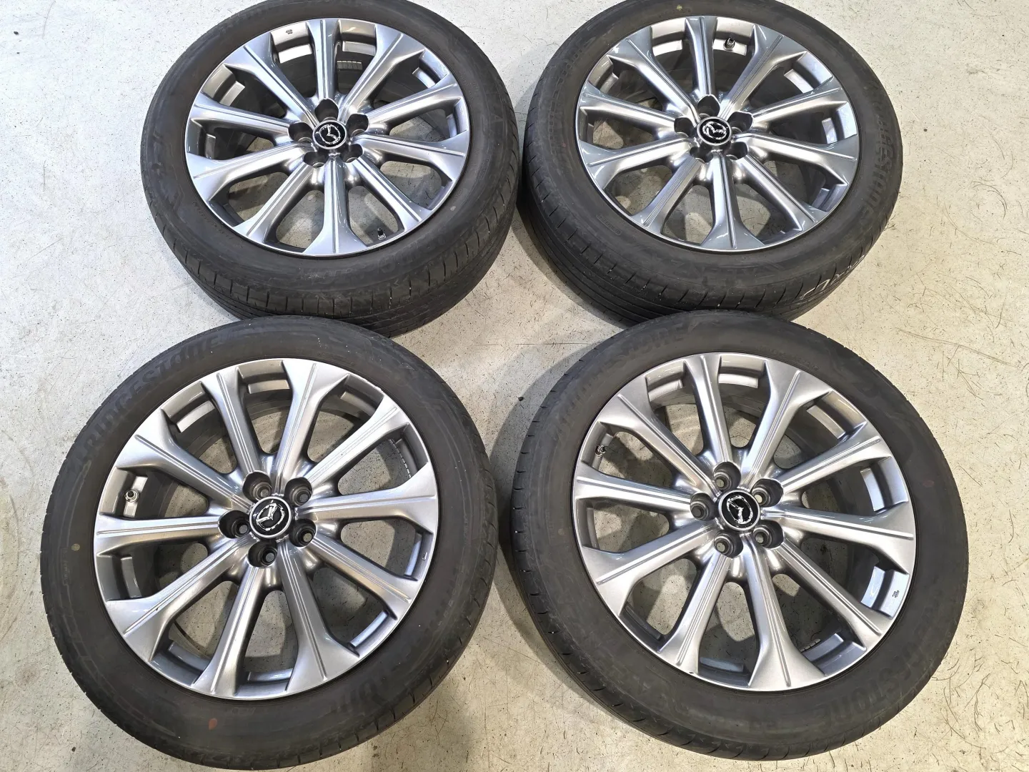 Autokuva 12 - EUO-325